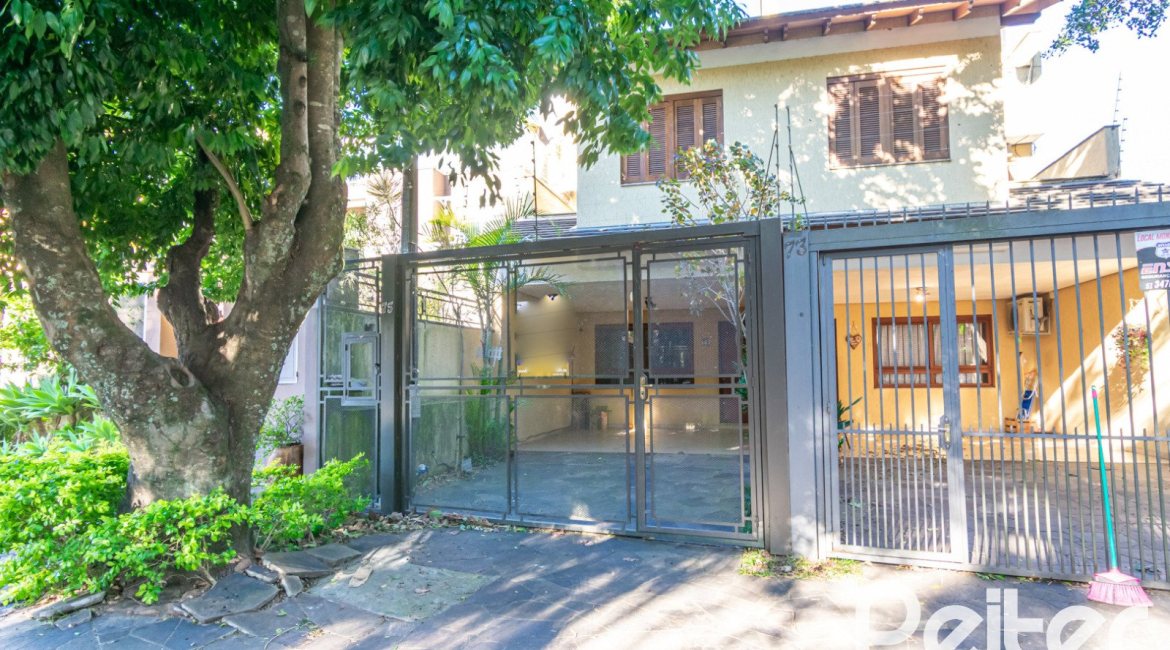 Casa à venda com 134m², 3 dormitórios, 1 suíte, 2 vagas, no bairro Ipanema em Porto Alegre