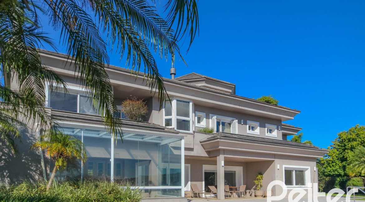 Casa em Condomínio à venda com 1400m², 5 dormitórios, 4 suítes, 10 vagas, no bairro Cavalhada em PORTO ALEGRE