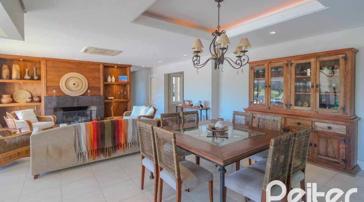 Casa em Condomínio à venda com 1400m², 5 dormitórios, 4 suítes, 10 vagas, no bairro Cavalhada em PORTO ALEGRE