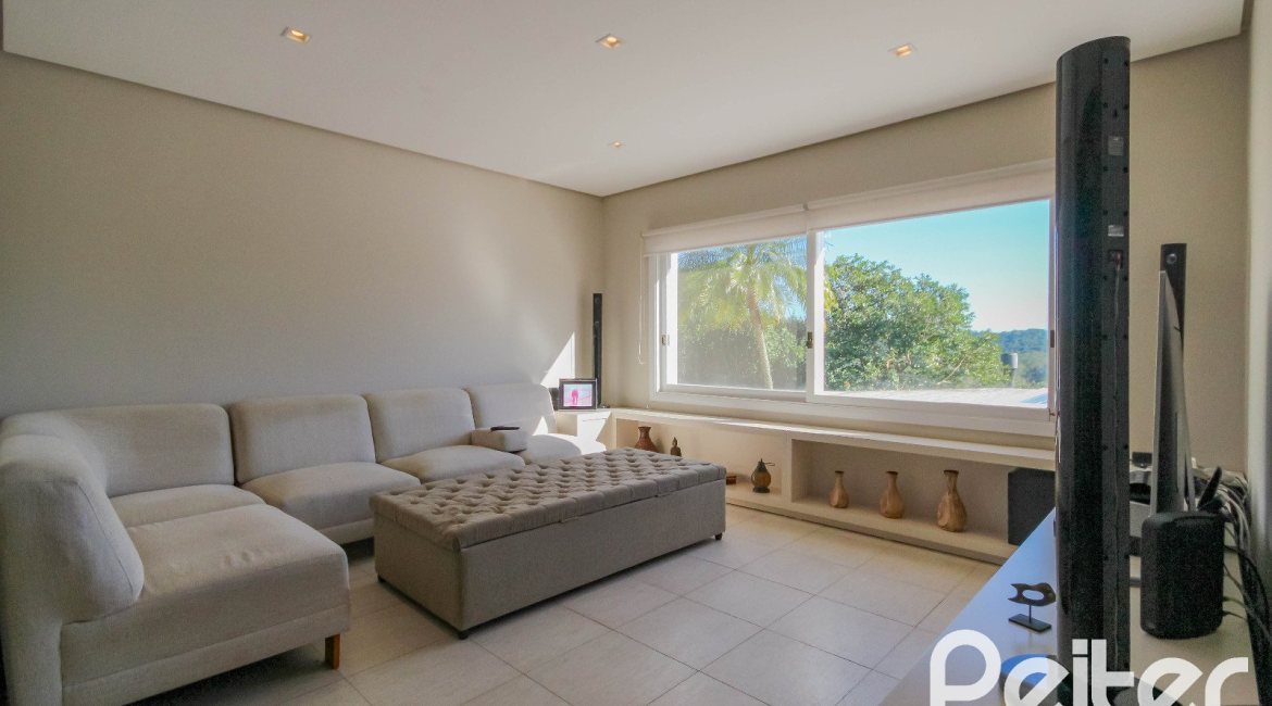 Casa em Condomínio à venda com 1400m², 5 dormitórios, 4 suítes, 10 vagas, no bairro Cavalhada em PORTO ALEGRE