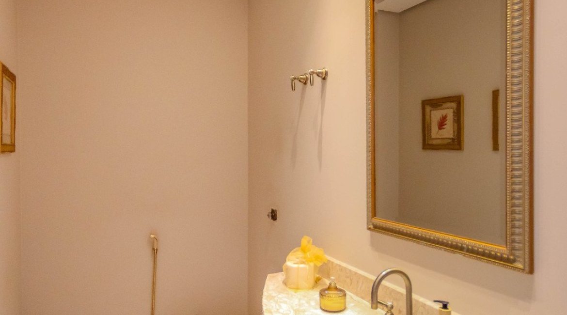 Casa em Condomínio à venda com 1400m², 5 dormitórios, 4 suítes, 10 vagas, no bairro Cavalhada em PORTO ALEGRE