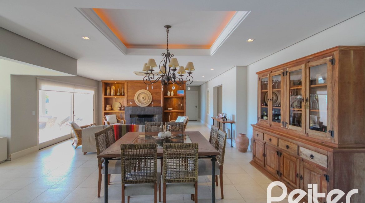 Casa em Condomínio à venda com 1400m², 5 dormitórios, 4 suítes, 10 vagas, no bairro Cavalhada em PORTO ALEGRE