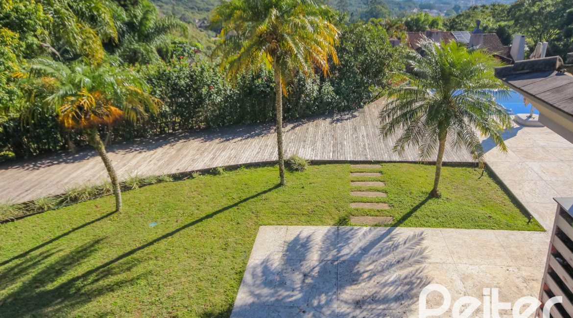 Casa em Condomínio à venda com 1400m², 5 dormitórios, 4 suítes, 10 vagas, no bairro Cavalhada em PORTO ALEGRE