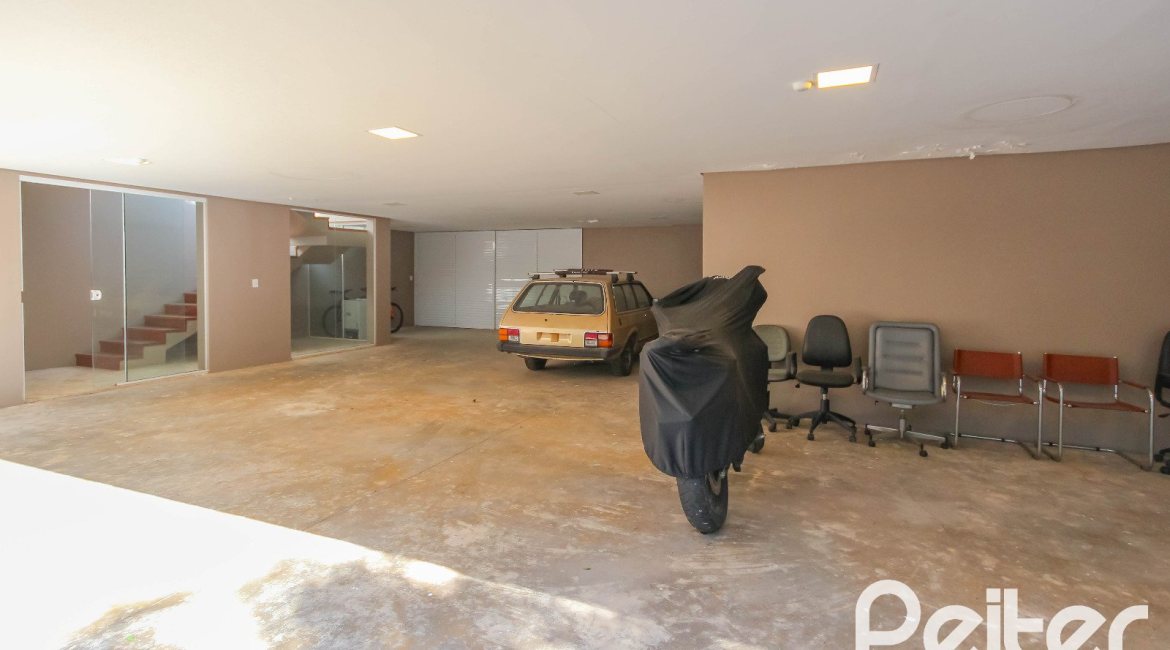 Casa em Condomínio à venda com 1400m², 5 dormitórios, 4 suítes, 10 vagas, no bairro Cavalhada em PORTO ALEGRE