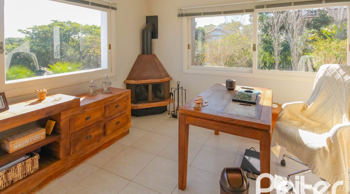 Casa em Condomínio à venda com 1400m², 5 dormitórios, 4 suítes, 10 vagas, no bairro Cavalhada em PORTO ALEGRE