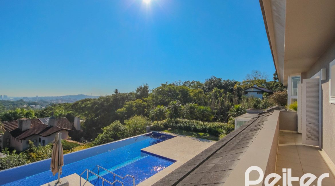 Casa em Condomínio à venda com 1400m², 5 dormitórios, 4 suítes, 10 vagas, no bairro Cavalhada em PORTO ALEGRE