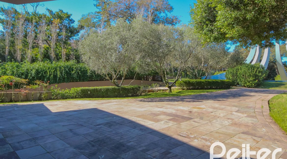 Casa em Condomínio à venda com 1400m², 5 dormitórios, 4 suítes, 10 vagas, no bairro Cavalhada em PORTO ALEGRE