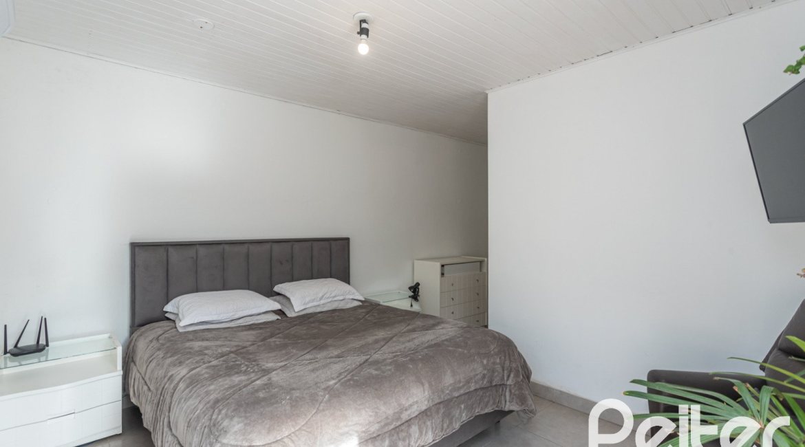 Casa à venda com 334m², 4 dormitórios, 2 suítes, 4 vagas, no bairro Jardim Isabel em Porto Alegre