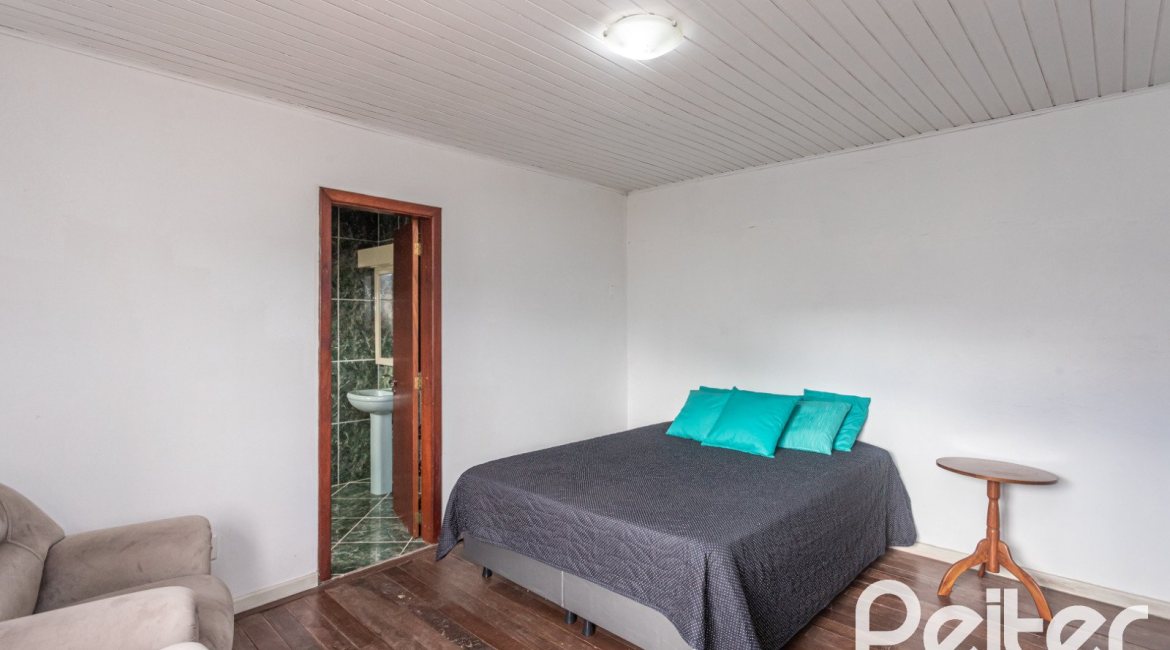 Casa à venda com 334m², 4 dormitórios, 2 suítes, 4 vagas, no bairro Jardim Isabel em Porto Alegre