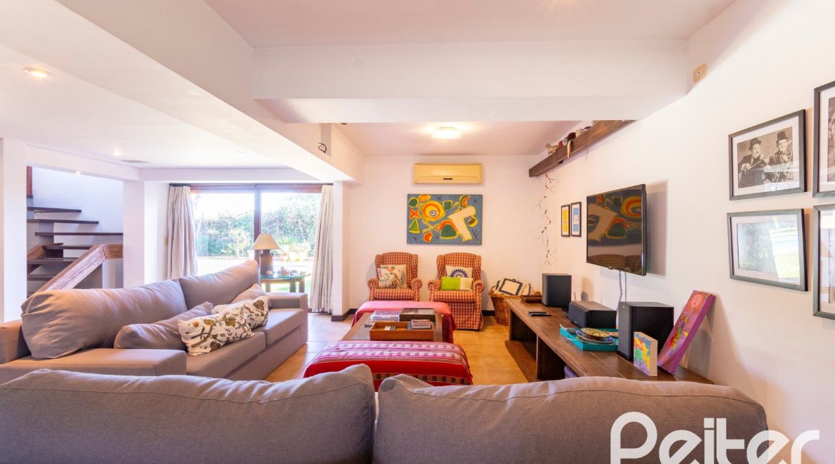 Casa em Condomínio à venda com 315m², 3 dormitórios, 3 suítes, 4 vagas, no bairro Cavalhada em PORTO ALEGRE