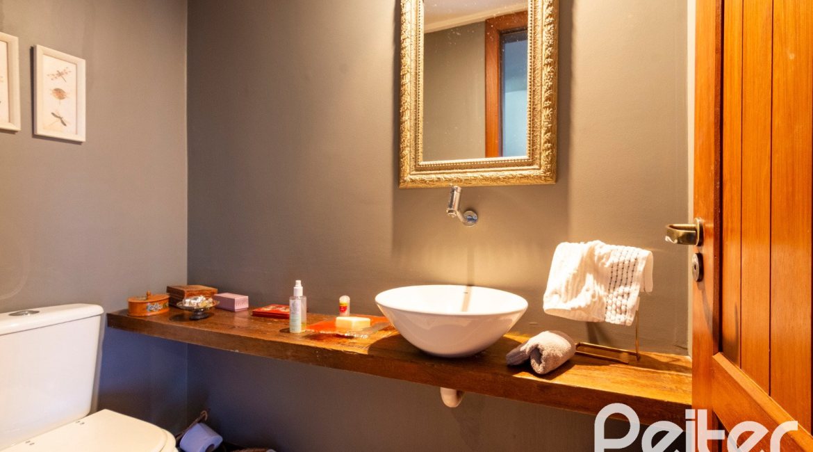 Casa em Condomínio à venda com 315m², 3 dormitórios, 3 suítes, 4 vagas, no bairro Cavalhada em PORTO ALEGRE