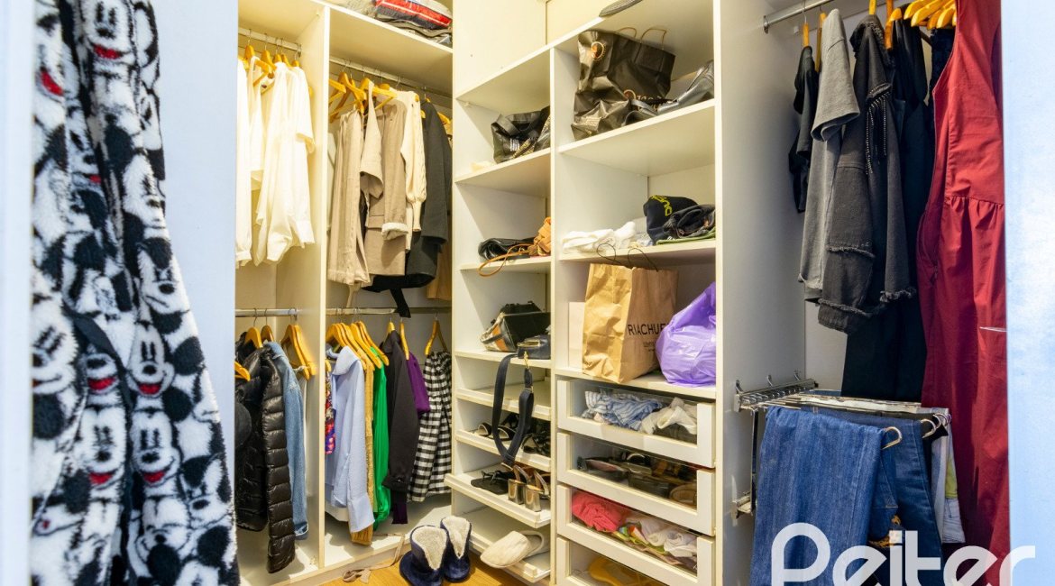 Casa em Condomínio à venda com 315m², 3 dormitórios, 3 suítes, 4 vagas, no bairro Cavalhada em PORTO ALEGRE