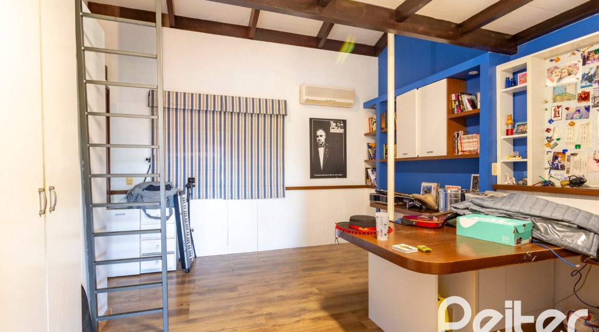 Casa em Condomínio à venda com 315m², 3 dormitórios, 3 suítes, 4 vagas, no bairro Cavalhada em PORTO ALEGRE