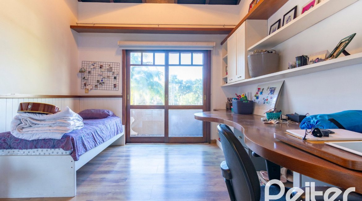 Casa em Condomínio à venda com 315m², 3 dormitórios, 3 suítes, 4 vagas, no bairro Cavalhada em PORTO ALEGRE