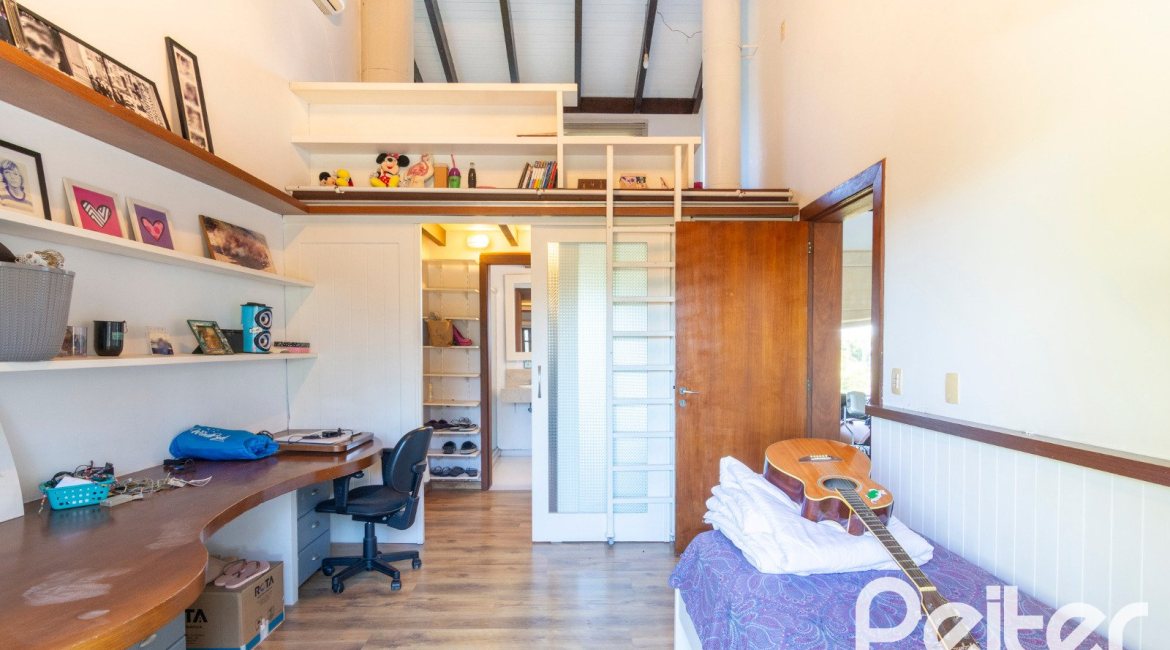 Casa em Condomínio à venda com 315m², 3 dormitórios, 3 suítes, 4 vagas, no bairro Cavalhada em PORTO ALEGRE