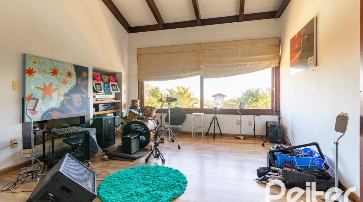 Casa em Condomínio à venda com 315m², 3 dormitórios, 3 suítes, 4 vagas, no bairro Cavalhada em PORTO ALEGRE