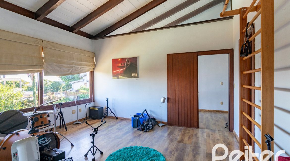 Casa em Condomínio à venda com 315m², 3 dormitórios, 3 suítes, 4 vagas, no bairro Cavalhada em PORTO ALEGRE