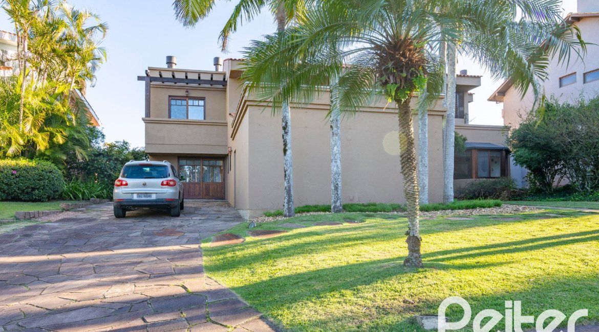 Casa em Condomínio à venda com 315m², 3 dormitórios, 3 suítes, 4 vagas, no bairro Cavalhada em PORTO ALEGRE
