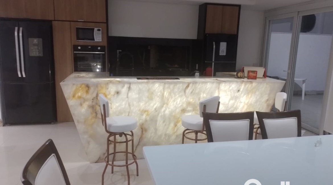 Casa em Condomínio à venda com 349m², 5 dormitórios, 5 suítes, 4 vagas, no bairro Terra Ville em PORTO ALEGRE