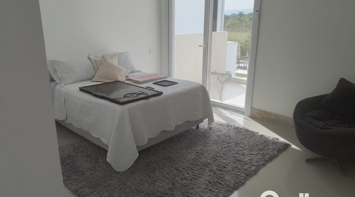 Casa em Condomínio à venda com 349m², 5 dormitórios, 5 suítes, 4 vagas, no bairro Terra Ville em PORTO ALEGRE