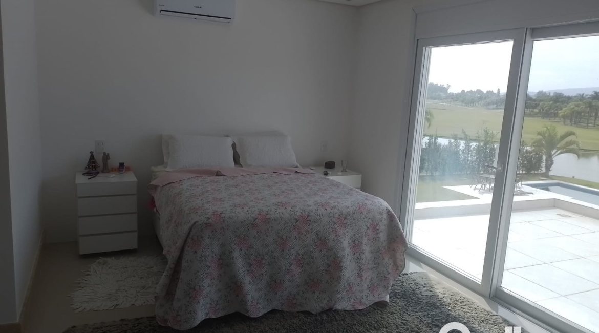 Casa em Condomínio à venda com 349m², 5 dormitórios, 5 suítes, 4 vagas, no bairro Terra Ville em PORTO ALEGRE