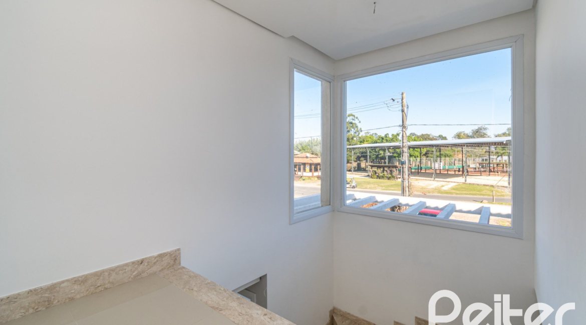 Casa em Condomínio à venda com 349m², 5 dormitórios, 5 suítes, 4 vagas, no bairro Terra Ville em PORTO ALEGRE