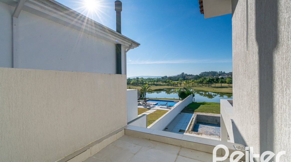 Casa em Condomínio à venda com 349m², 5 dormitórios, 5 suítes, 4 vagas, no bairro Terra Ville em PORTO ALEGRE