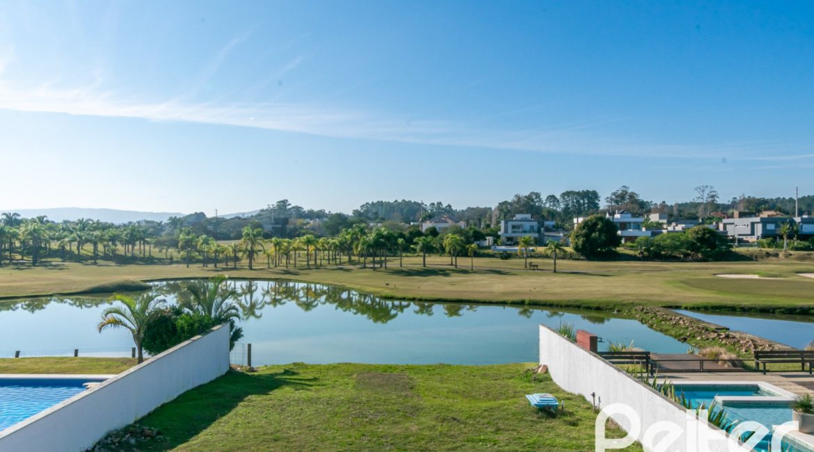 Casa em Condomínio à venda com 349m², 5 dormitórios, 5 suítes, 4 vagas, no bairro Terra Ville em PORTO ALEGRE