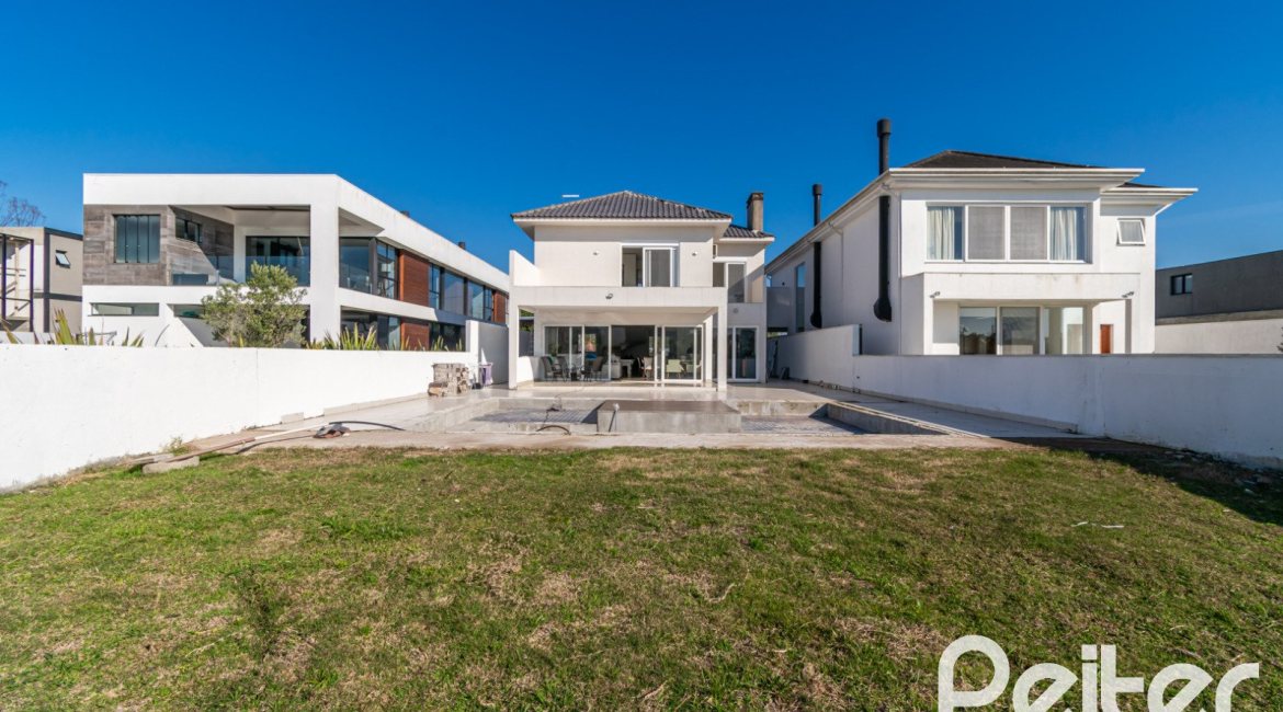 Casa em Condomínio à venda com 349m², 5 dormitórios, 5 suítes, 4 vagas, no bairro Terra Ville em PORTO ALEGRE