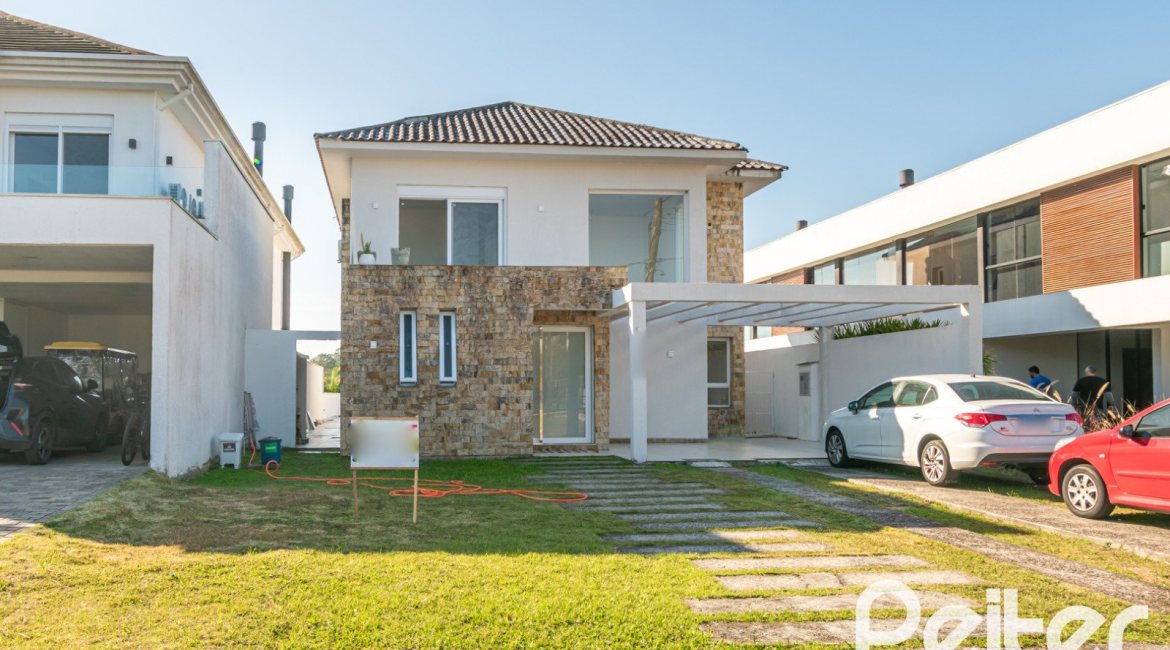 Casa em Condomínio à venda com 349m², 5 dormitórios, 5 suítes, 4 vagas, no bairro Terra Ville em PORTO ALEGRE