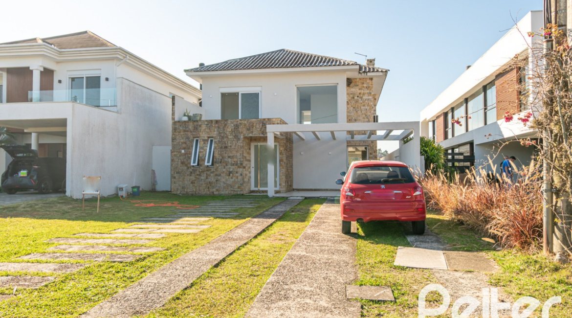 Casa em Condomínio à venda com 349m², 5 dormitórios, 5 suítes, 4 vagas, no bairro Terra Ville em PORTO ALEGRE