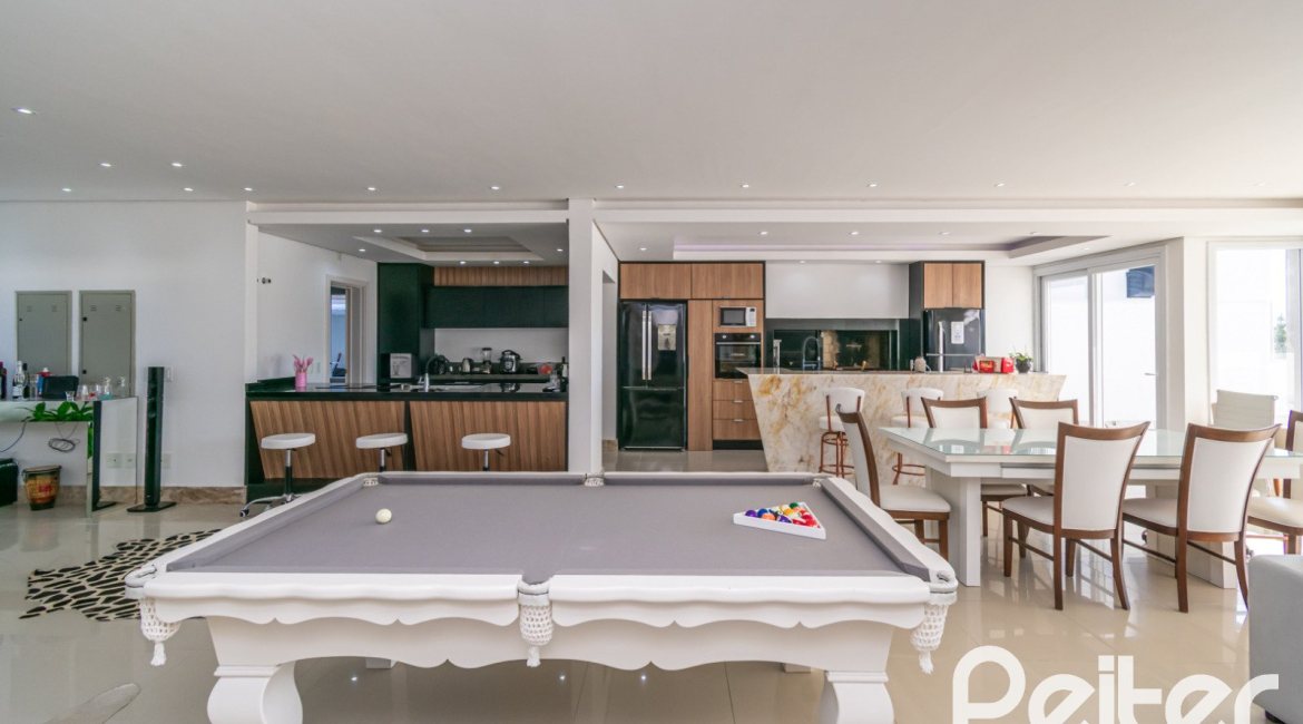 Casa em Condomínio à venda com 349m², 5 dormitórios, 5 suítes, 4 vagas, no bairro Terra Ville em PORTO ALEGRE