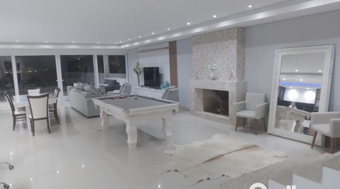 Casa em Condomínio à venda com 349m², 5 dormitórios, 5 suítes, 4 vagas, no bairro Terra Ville em PORTO ALEGRE