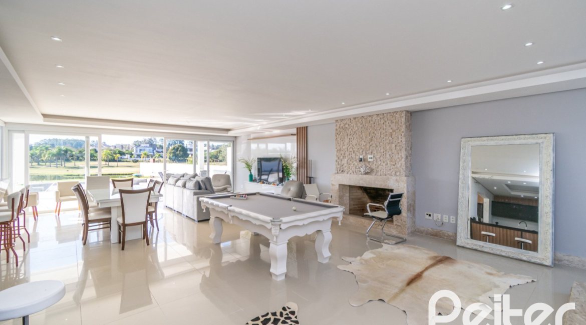 Casa em Condomínio à venda com 349m², 5 dormitórios, 5 suítes, 4 vagas, no bairro Terra Ville em PORTO ALEGRE