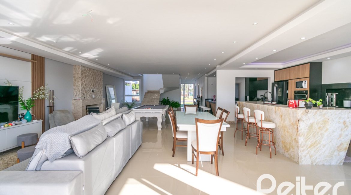 Casa em Condomínio à venda com 349m², 5 dormitórios, 5 suítes, 4 vagas, no bairro Terra Ville em PORTO ALEGRE
