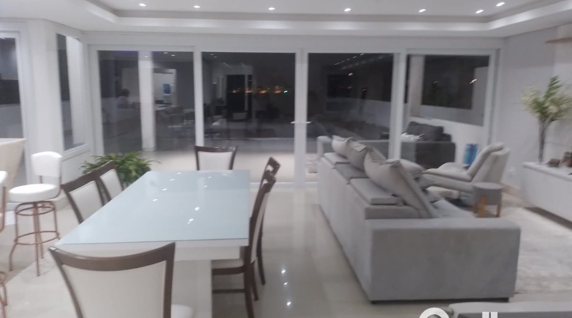 Casa em Condomínio à venda com 349m², 5 dormitórios, 5 suítes, 4 vagas, no bairro Terra Ville em PORTO ALEGRE