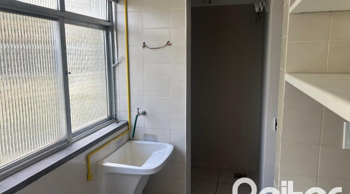 Apartamento à venda com 69m², 2 dormitórios, 1 vaga, no bairro Cristal em Porto Alegre