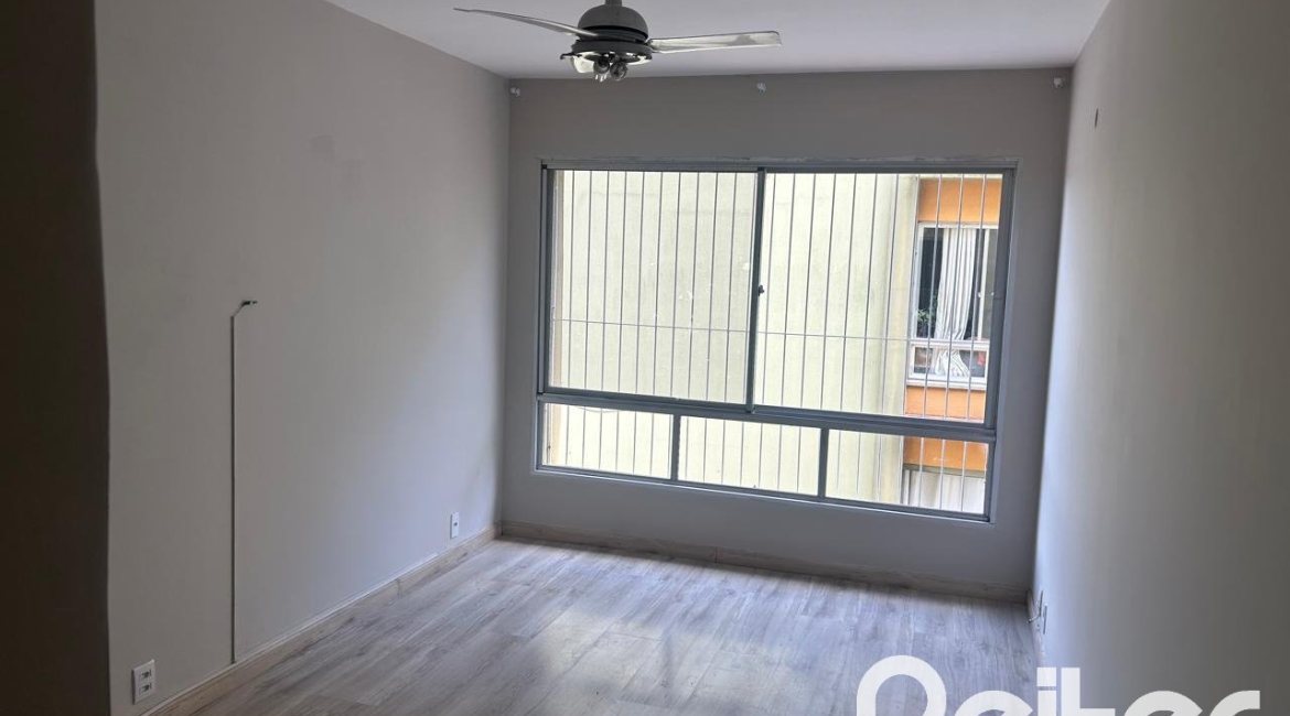 Apartamento à venda com 69m², 2 dormitórios, 1 vaga, no bairro Cristal em Porto Alegre