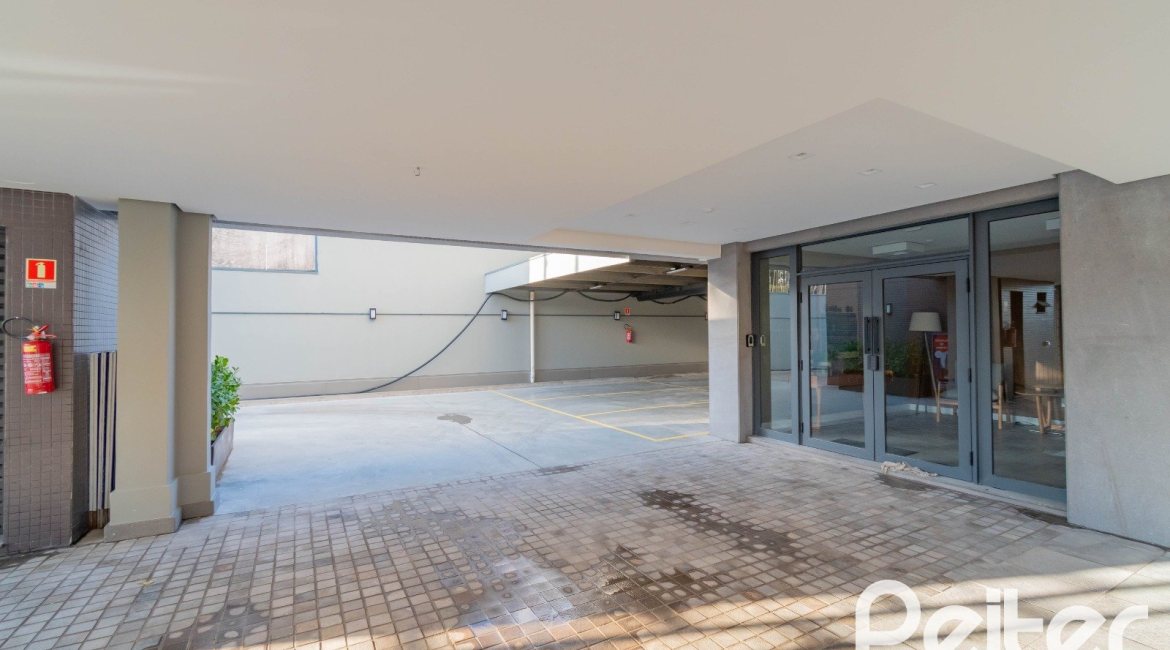 Apartamento à venda com 143m², 3 dormitórios, 1 suíte, 2 vagas, no bairro Tristeza em PORTO ALEGRE