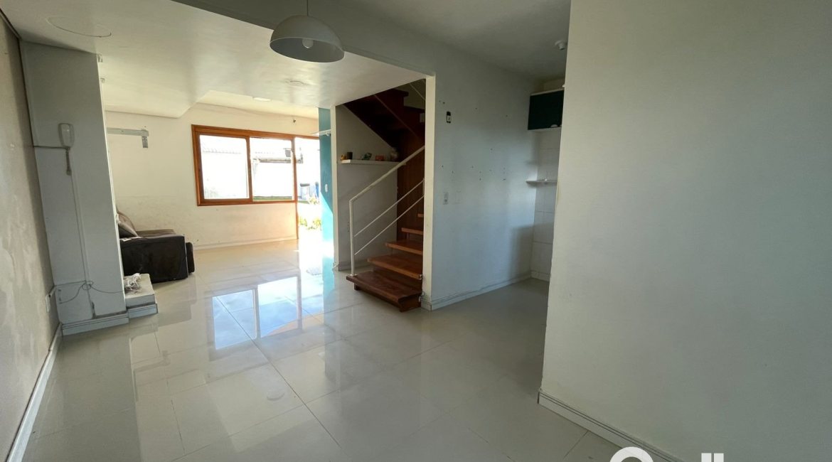 Casa em Condomínio à venda com 98m², 3 dormitórios, 1 suíte, 2 vagas, no bairro Espírito Santo em Porto Alegre