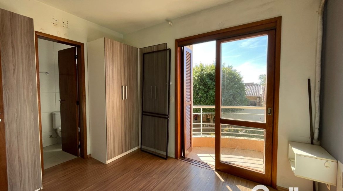 Casa em Condomínio à venda com 98m², 3 dormitórios, 1 suíte, 2 vagas, no bairro Espírito Santo em Porto Alegre