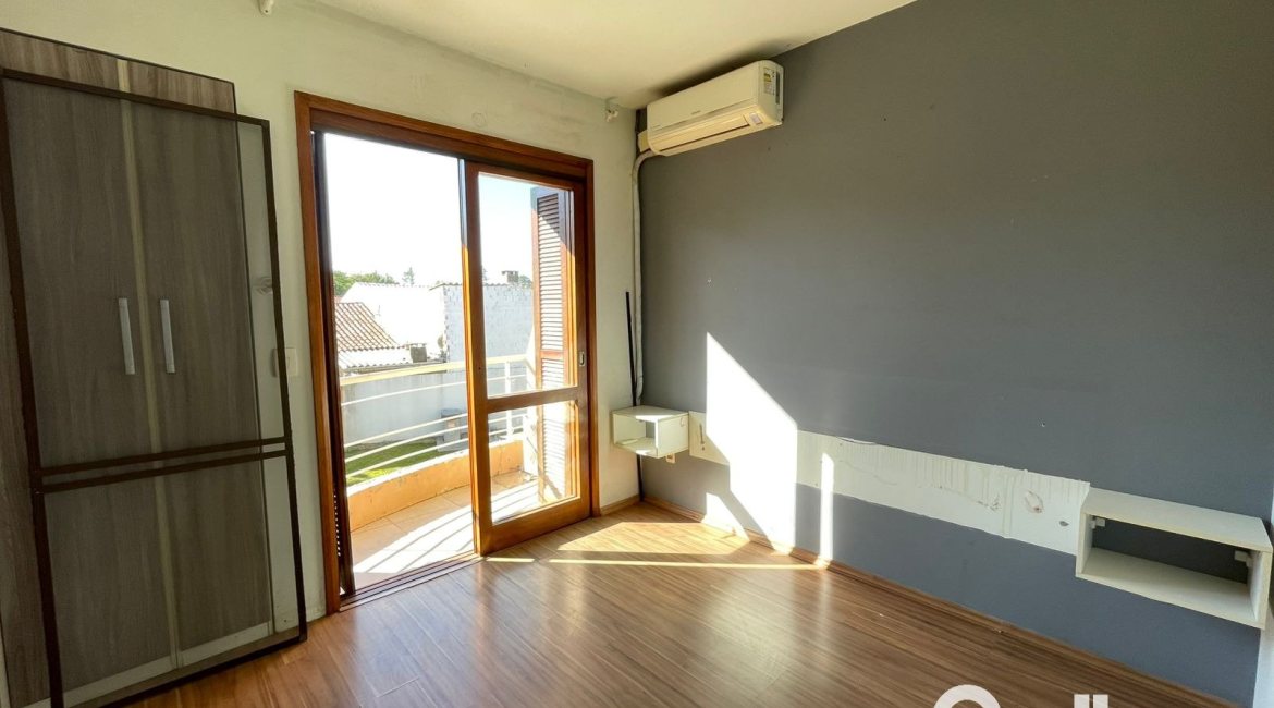 Casa em Condomínio à venda com 98m², 3 dormitórios, 1 suíte, 2 vagas, no bairro Espírito Santo em Porto Alegre