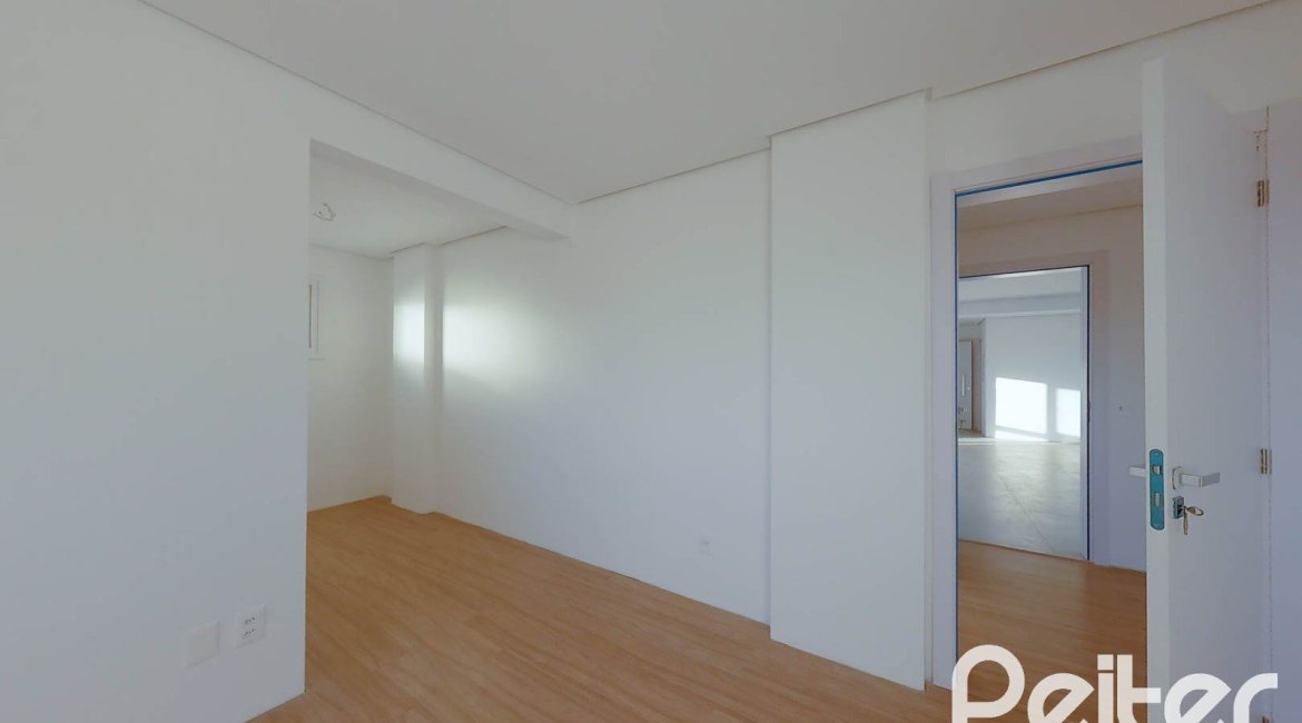 Apartamento à venda com 143m², 3 dormitórios, 1 suíte, 2 vagas, no bairro Tristeza em PORTO ALEGRE