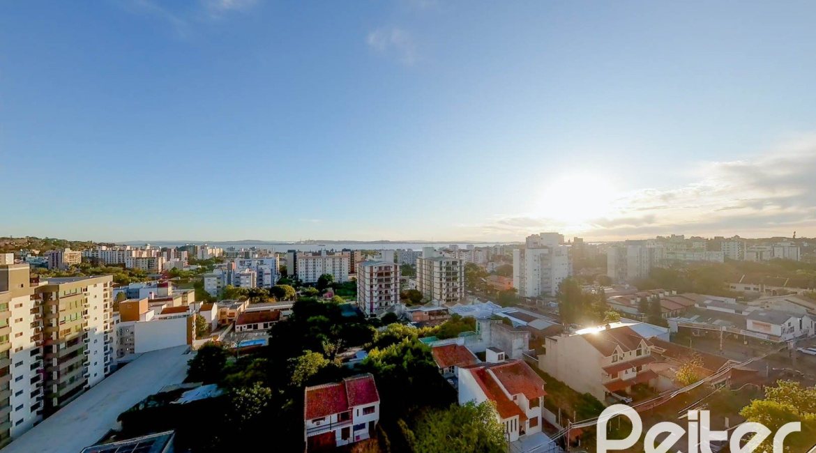 Apartamento à venda com 143m², 3 dormitórios, 1 suíte, 2 vagas, no bairro Tristeza em PORTO ALEGRE