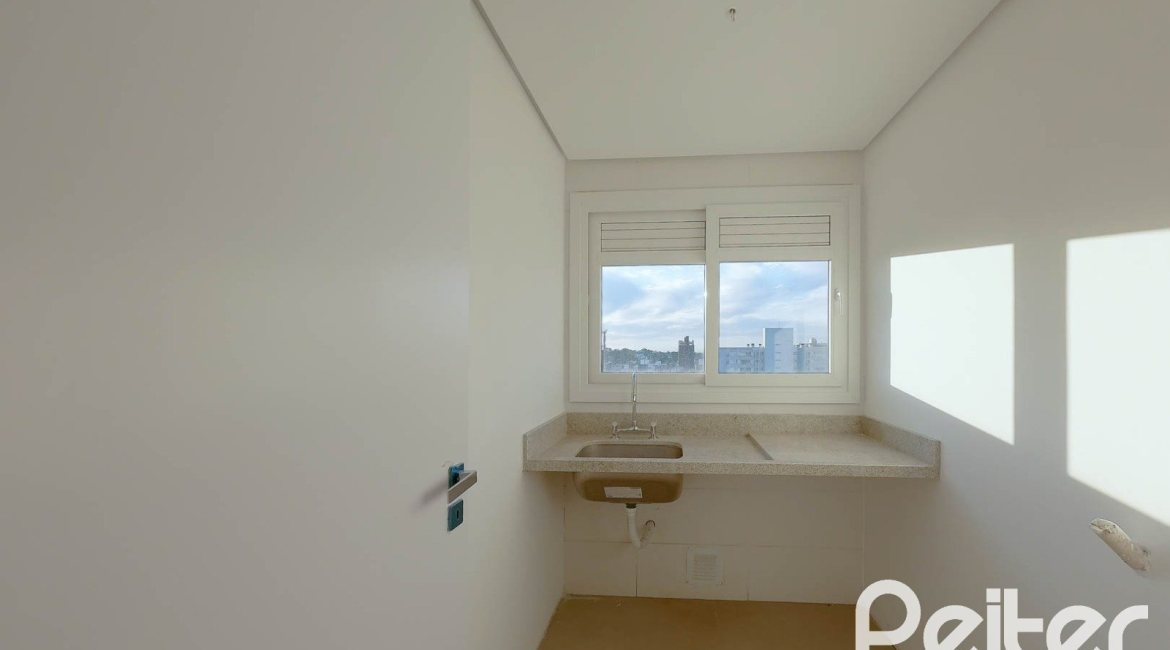 Apartamento à venda com 143m², 3 dormitórios, 1 suíte, 2 vagas, no bairro Tristeza em PORTO ALEGRE