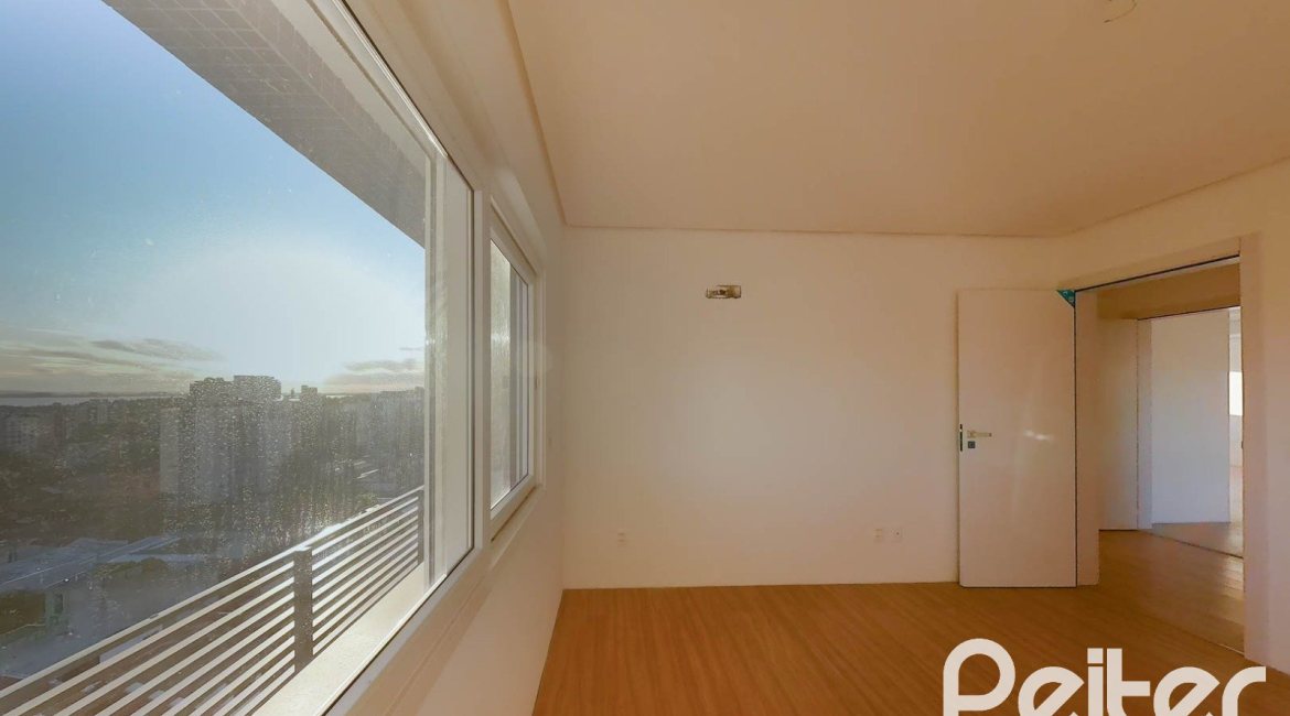 Apartamento à venda com 143m², 3 dormitórios, 1 suíte, 2 vagas, no bairro Tristeza em PORTO ALEGRE