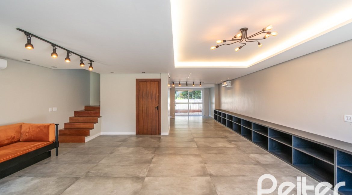 Casa em Condomínio à venda com 248m², 3 dormitórios, 2 suítes, 2 vagas, no bairro Vila Nova em Porto Alegre