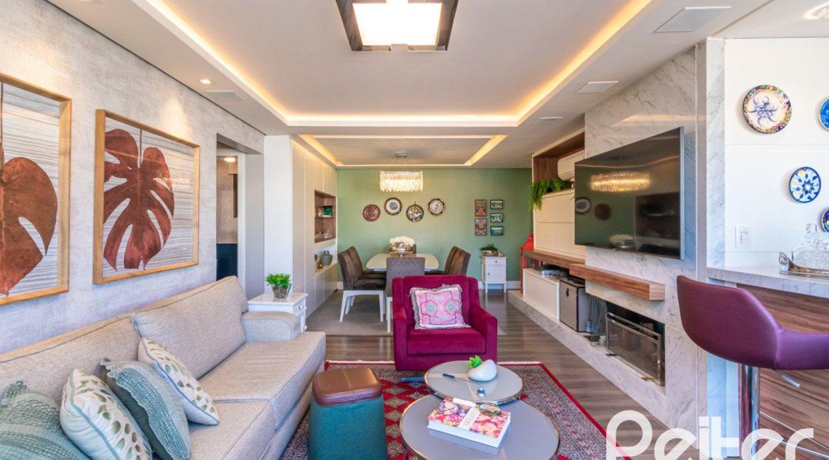 Apartamento à venda com 143m², 3 dormitórios, 1 suíte, 2 vagas, no bairro Tristeza em PORTO ALEGRE