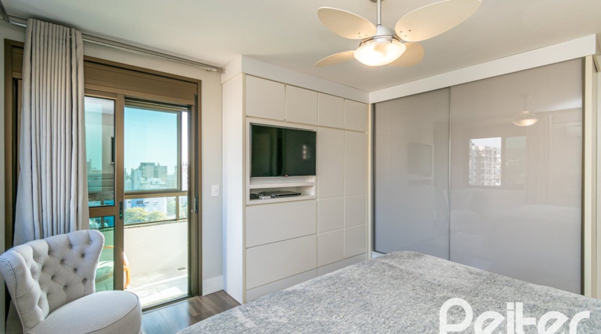 Apartamento à venda com 143m², 3 dormitórios, 1 suíte, 2 vagas, no bairro Tristeza em PORTO ALEGRE