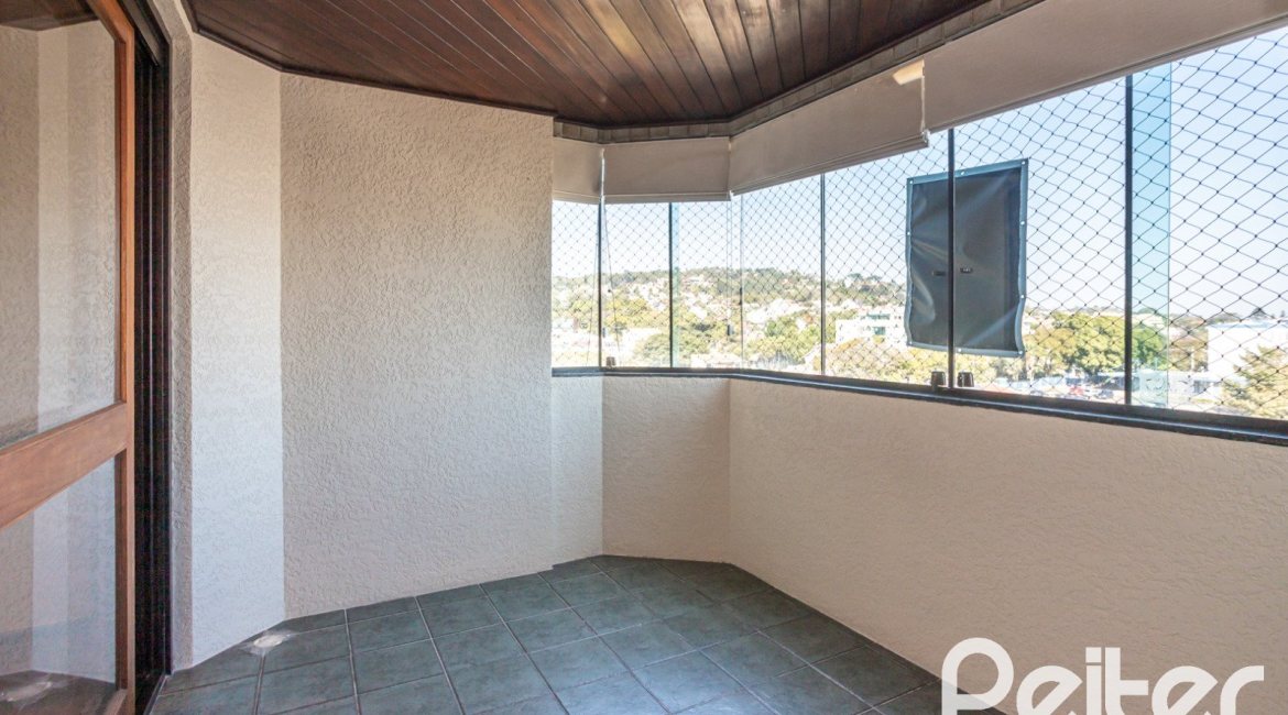 Cobertura à venda com 213m², 3 dormitórios, 1 suíte, 1 vaga, no bairro Tristeza em Porto Alegre